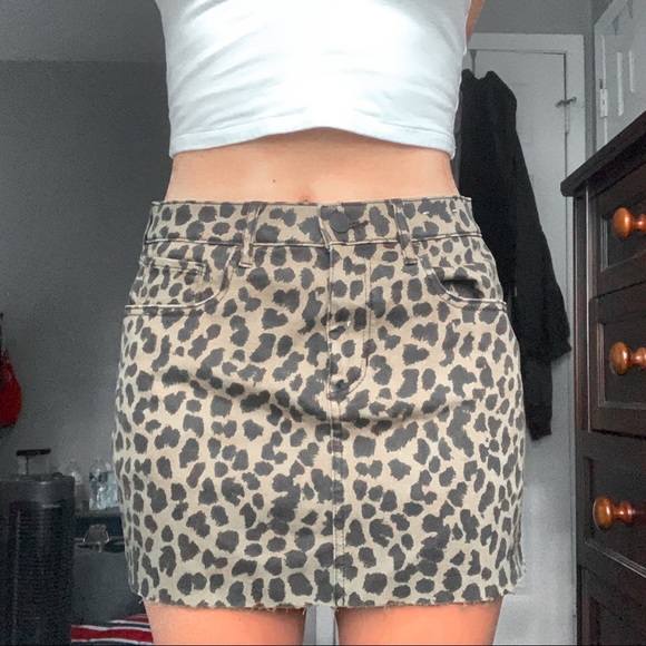 Dresses & Skirts - mini skirt